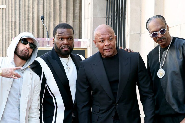 This celebratory photo will warm the hearts of most hip-hop heads This Celebratory Photo Will Warm The Hearts Of Most Hip Hop