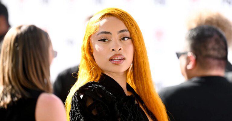 Ice Spice Announces New Single "gimmie A Light"