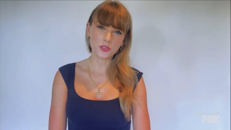 Taylor Swift Accepts Artist Of The Year Honor In Video