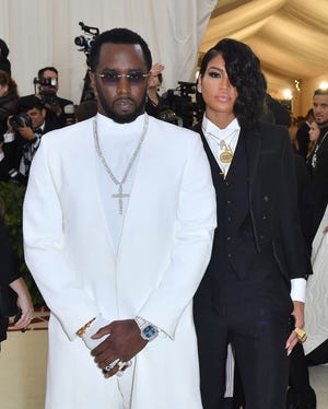 Diddy apologizes for attacking Cassie Ventura in 2016 hotel video As seen in a 2016 video, Sean 'Diddy' Combs apologized for attacking Cassie.