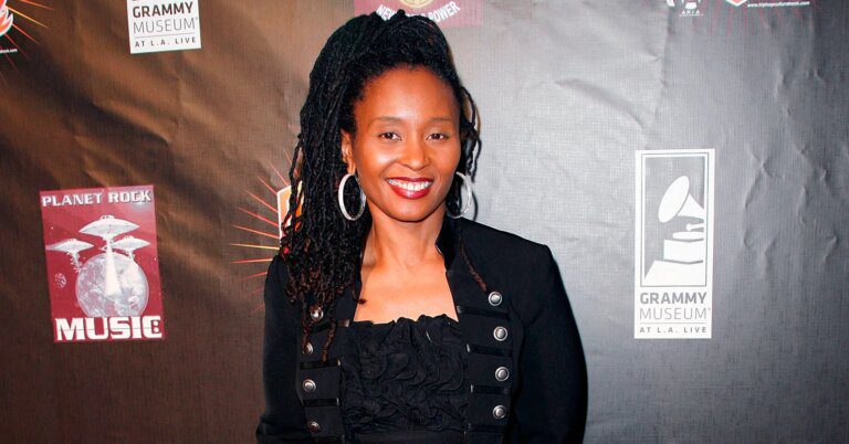 Dr Dre abuse victim Dee Barnes speaks to Diddy and Cassie camera Dr Dre Abuse Victim Dee Barnes Speaks To Diddy And