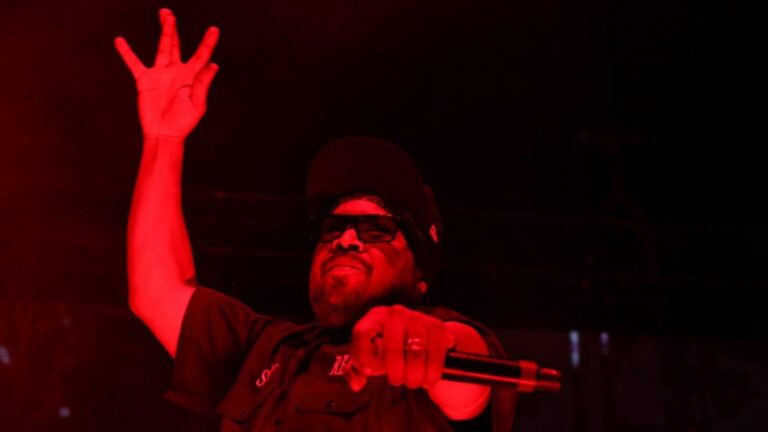 HipHopDX