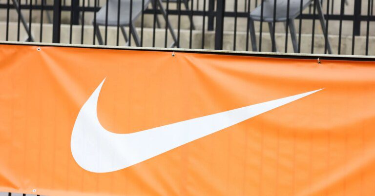 Nike Dunk Low “Suede Panda” received on-feet photos Nike Dunk Low “suede Panda” Received On Feet Photos