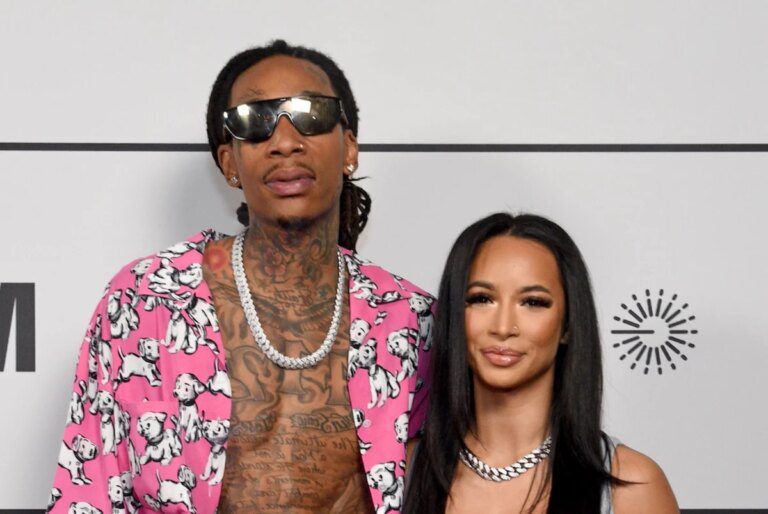 Wiz Khalifa and girlfriend expecting baby girl Wiz Khalifa And Girlfriend Expecting Baby Girl