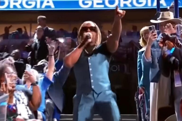 The Best Tweets From Lil Jon's Surprise Performance At The