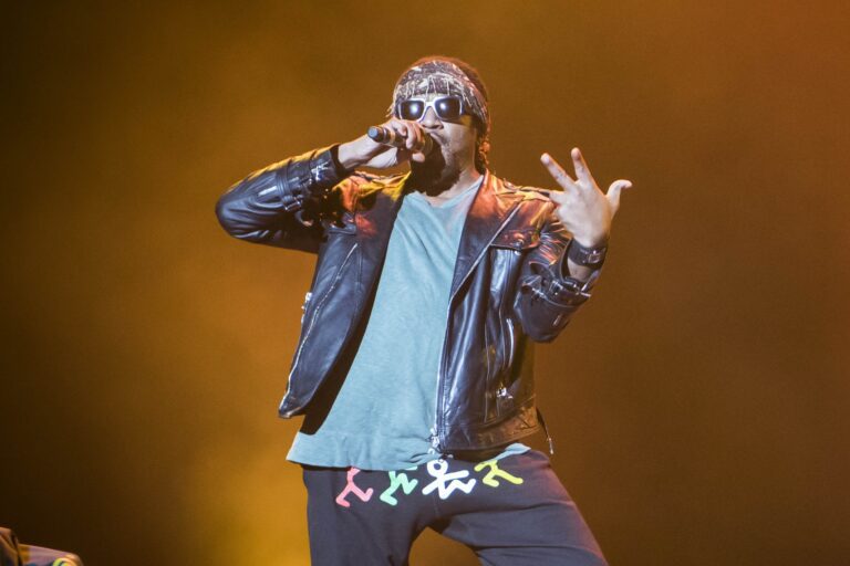 Q Tip Chokes Up Remembering Phife Dawg As Tribe Inducted Into