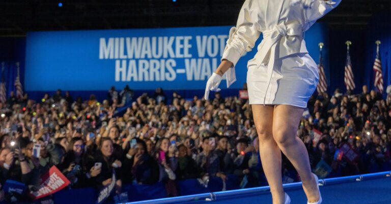 Cardi B calls Donald Trump a ‘liar’ at Kamala Harris rally Cardi B Calls Donald Trump A 'liar' At Kamala Harris