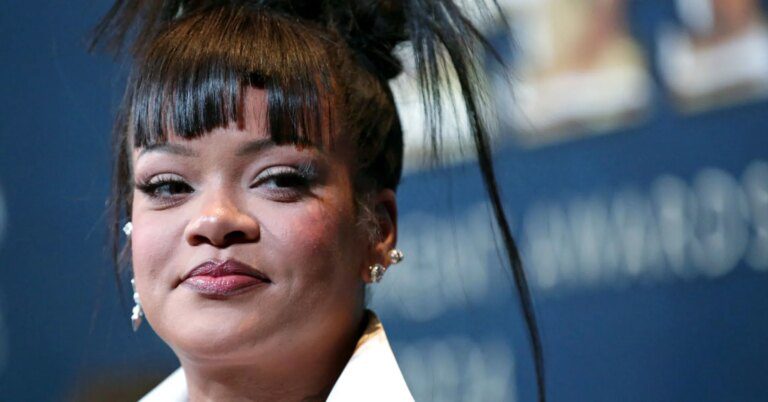 Rihanna Makes Soccer Moms Eat Chicken Nuggets And Caviar