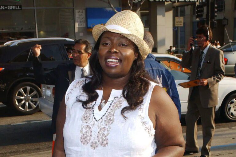 Angie Stone’s child makes a statement after Singer’s death Angie Stone