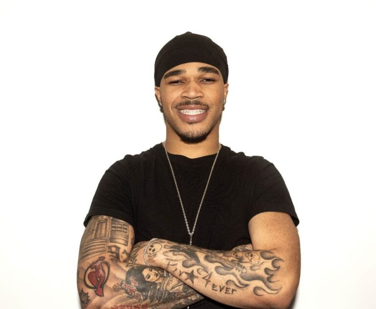 plaqueboymax marks recordings of Capitol Records and Zack Bia’s field trip Plaqueboymax marks recordings of capitol records and zack bia’s field