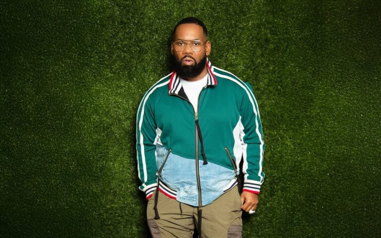 Raekwon reveals the track list of the "emperor's new clothes"