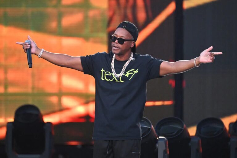 Lupe fiasco releases "samurai dx", a follow up to his album