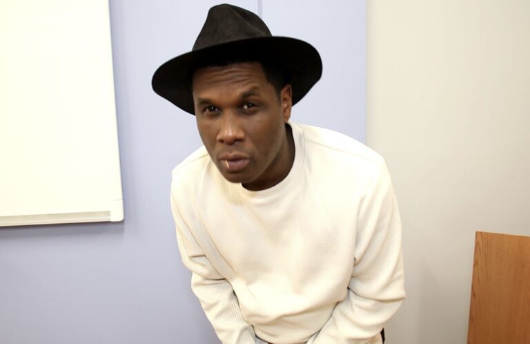 Jay electronica released its third new album in 3 days,