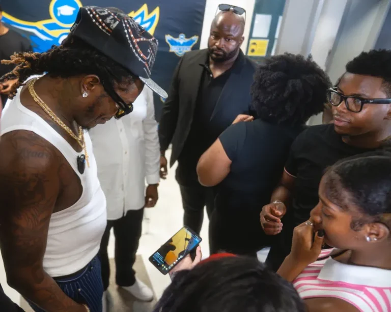 Young Thug Donates College Scholarships to ATL Youth Before New Album Drop Young thug photos 4