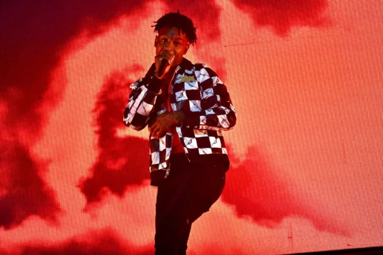 21 Savage Announces Surprise 2026 Arena Tour 21 savage shrine billboard