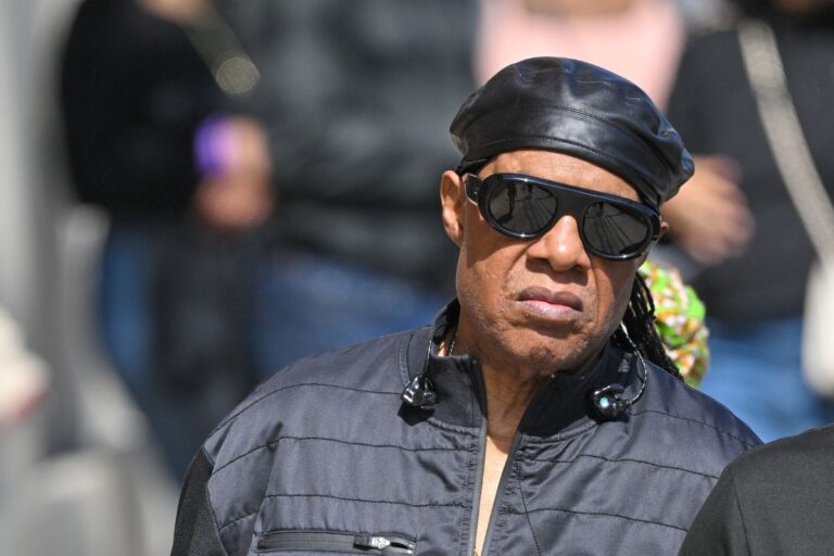 Stevie Wonder cancels L.A. holiday charity show due to time