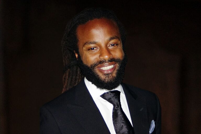 Lauryn Hill pays tribute to John Forté, who dies suddenly