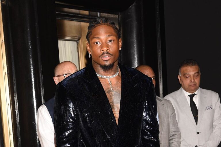 Stefon Diggs talks criminal charges in locker room