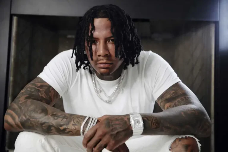 Moneybagg Yo cr MHARRIS billboard 1548 (1)