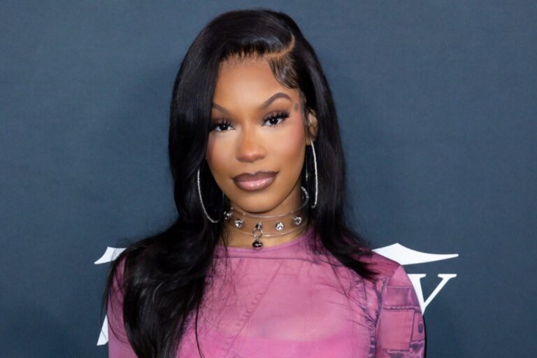 Monaleo reveals she lost her ovaries and fallopian tubes in