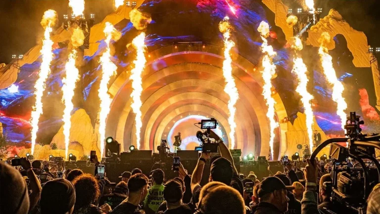 What happened at travis scott concert how crowd surges can v0 WyUIDAXmdyaOhHHhWwgFE1xVsG4OP1EOWxMRRaJCBww