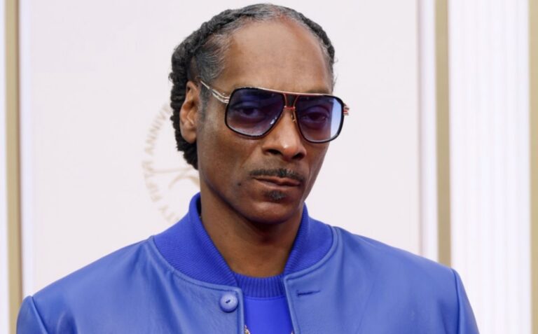 Snoop Dogg releases new album "10 Til' Midnight" products. Author: