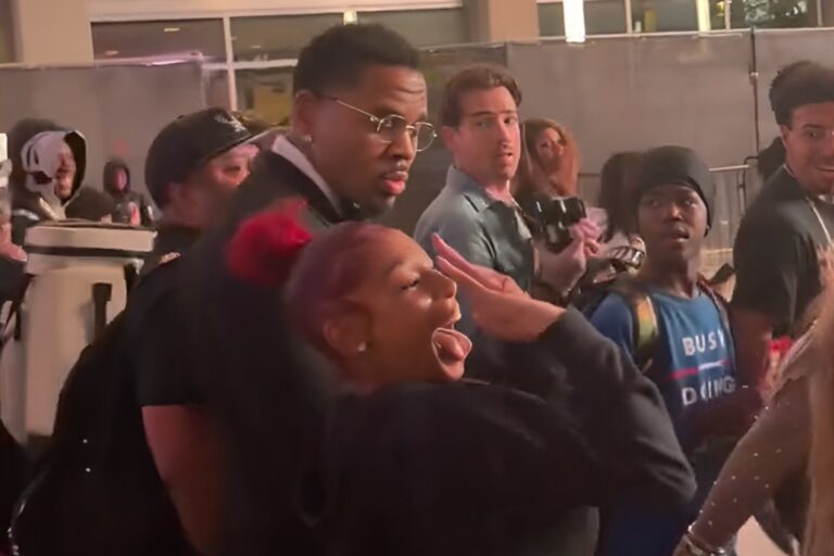 Kevin Gates pushed away a woman who chased him for a photo Kevin Gates pushed away a woman who chased him for