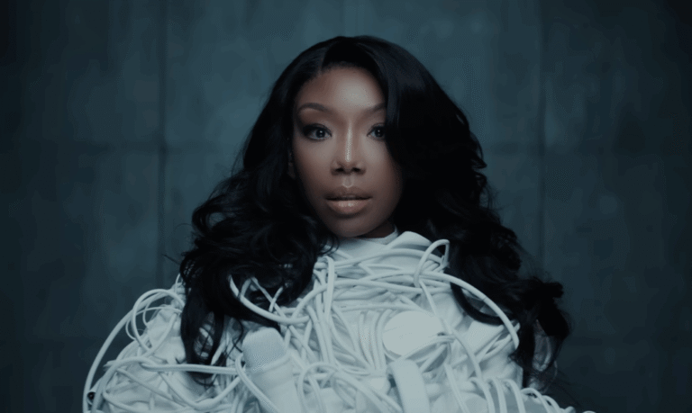 Brandy’s new look sparks controversy after key to city honors Brandy's new look sparks controversy after key to city honors